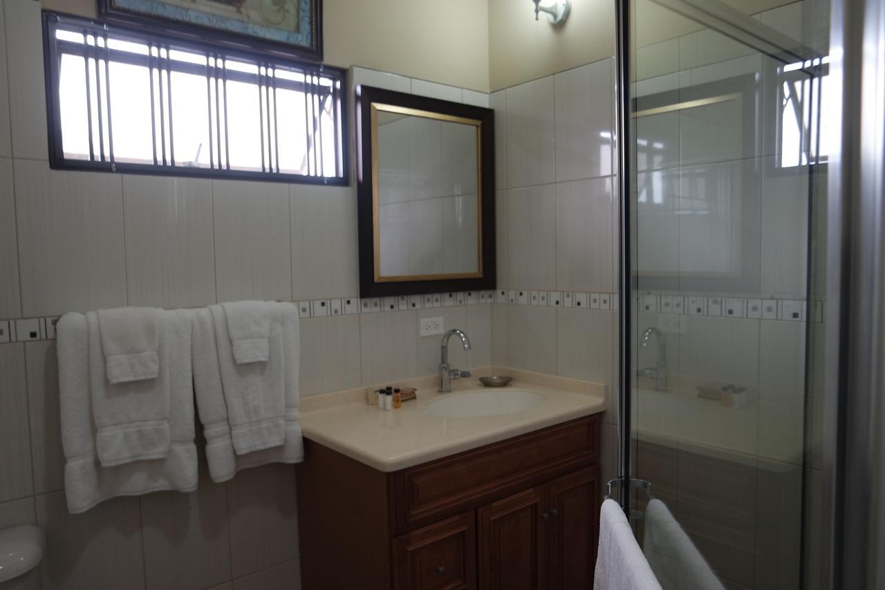 Kiskadee Korner Hotel Port of Spain ภายนอก รูปภาพ